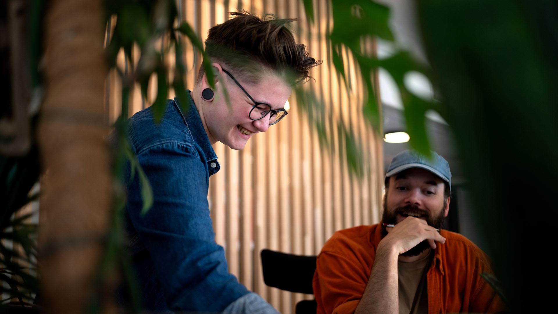 Bilde: Hallvard Barca Hjetland fra These Ways presenterer rapporten for Bergen Næringsråd