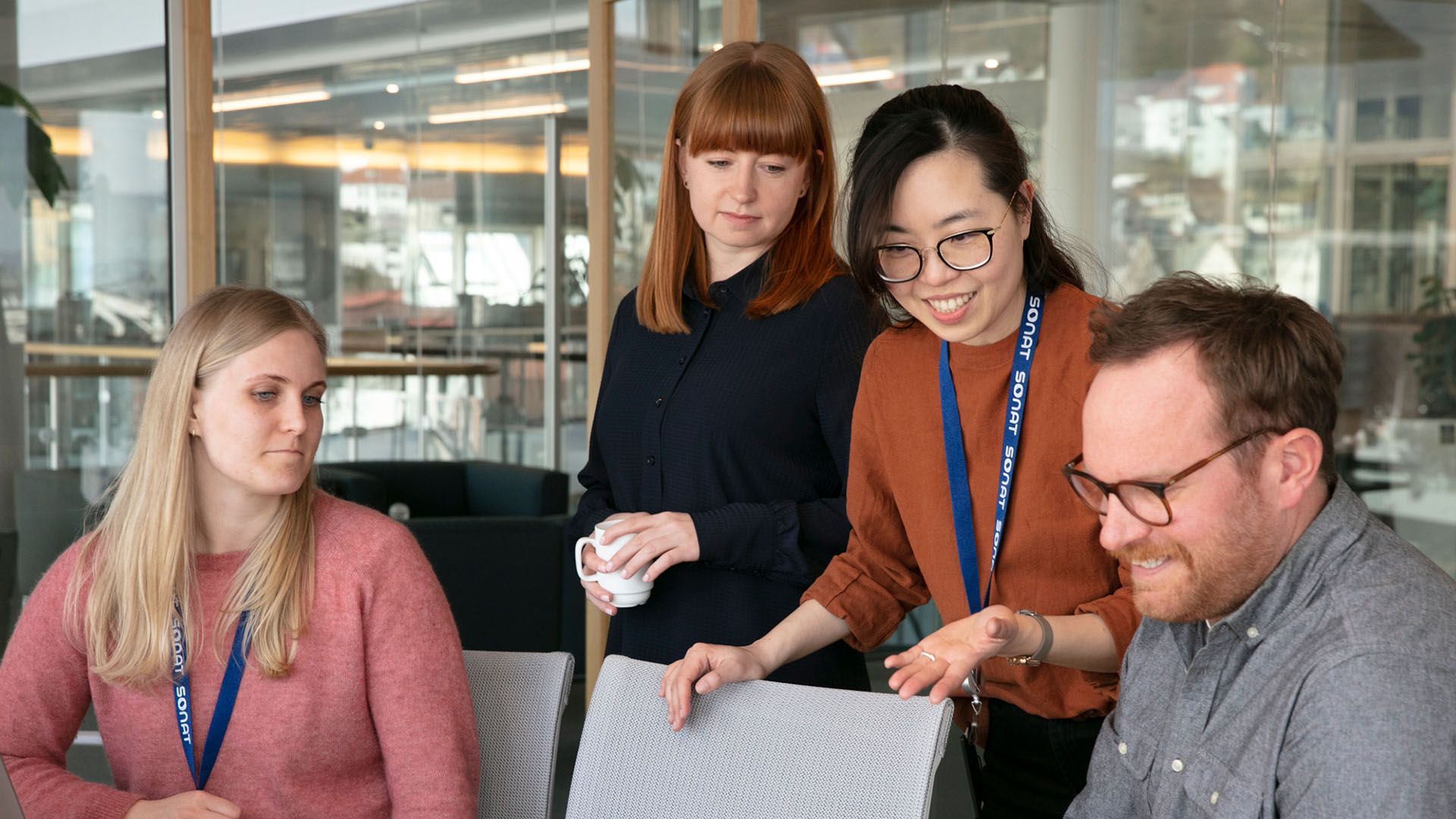 Bilde: Hallvard Barca Hjetland fra These Ways presenterer rapporten for Bergen Næringsråd