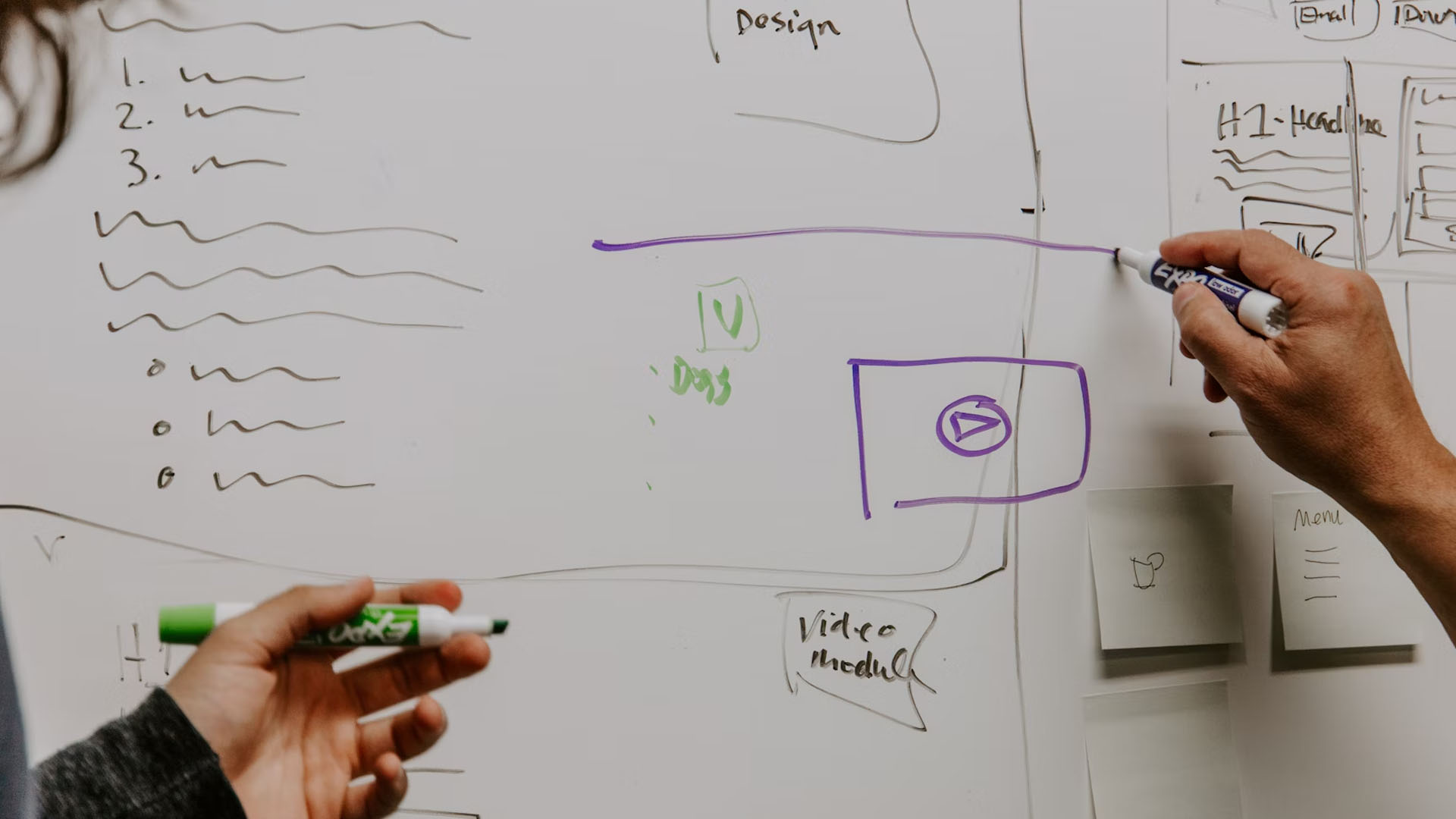 Bilde: Hallvard Barca Hjetland fra These Ways presenterer rapporten for Bergen Næringsråd